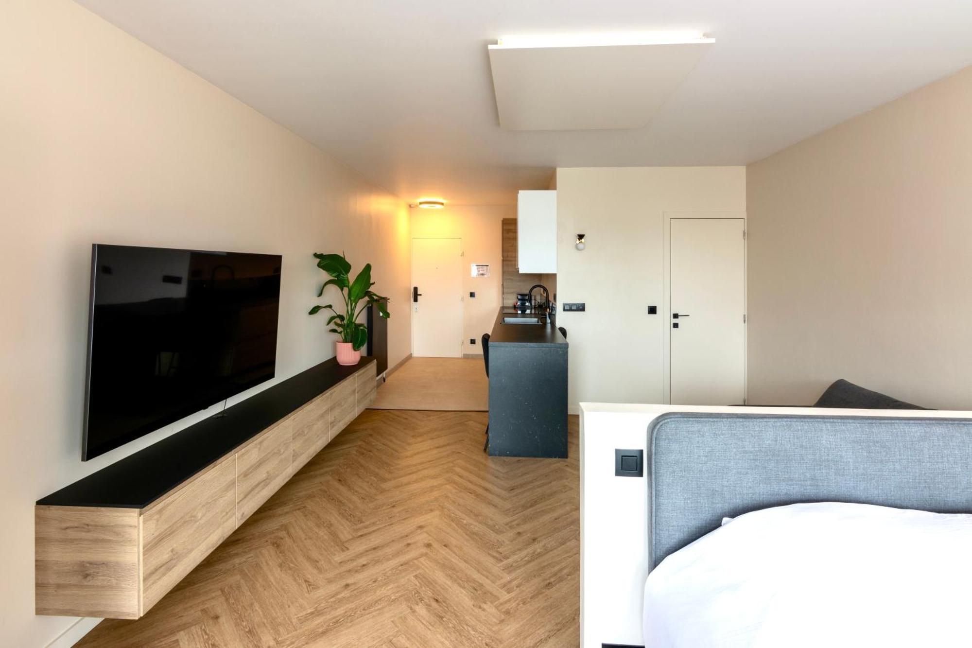 Studio By Aimee - 20M From The Beach & In City Centre! Остенде Экстерьер фото
