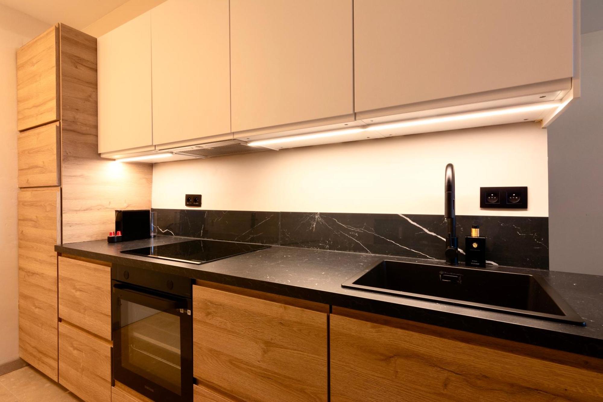 Studio By Aimee - 20M From The Beach & In City Centre! Остенде Экстерьер фото